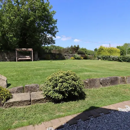 Ulverston House Annex 펜션